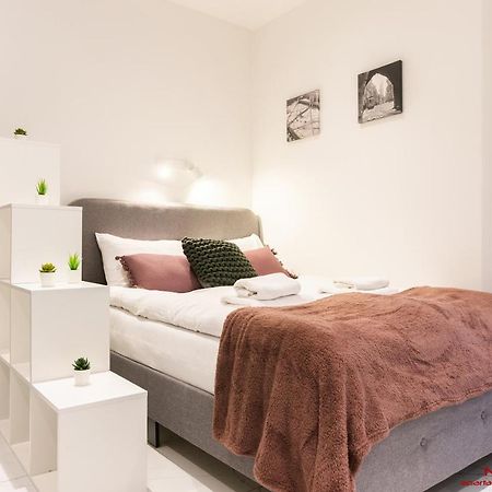 Apartment Nearto Old Town Halicka Street Krakow Bagian luar foto